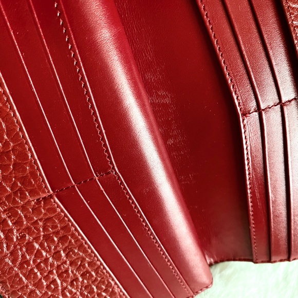 Burberry Wallet Cherry Color 🍒 - Picture 4 of 10